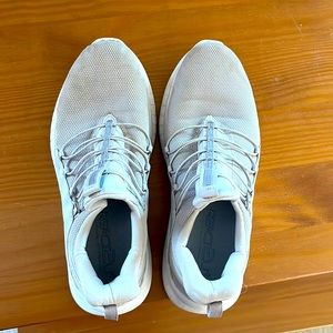 Grey saucony women’s size 10